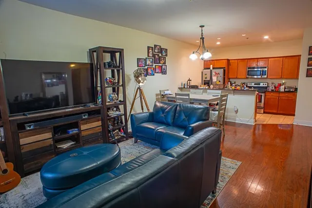 $275,000 | 3205 Carondelet Street, Unit 101, New Orleans, LA 70115