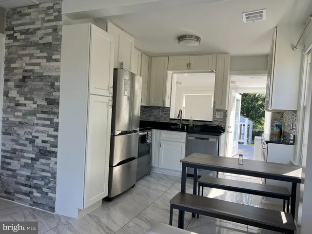 $2,300 | 4227 Prince William Parkway, Woodbridge, VA 22192