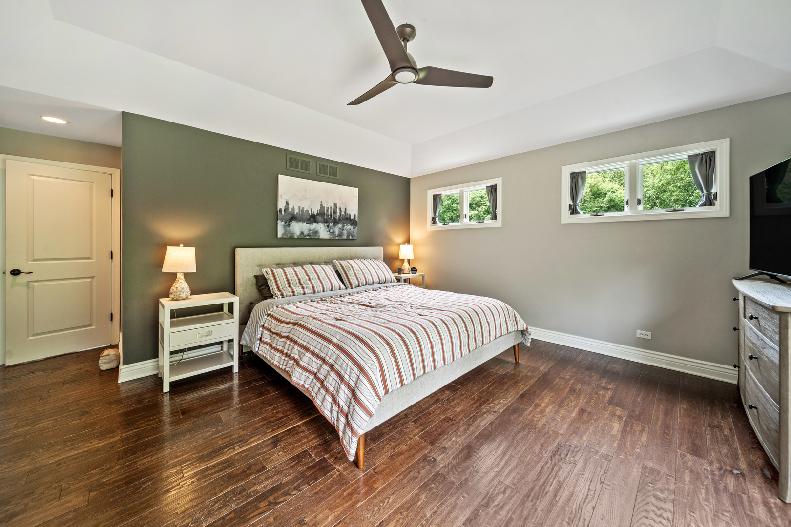 28W140 Mack Road Wheaton, IL 60189 - Photo 21 of 48 a bedroom with a bed and a window