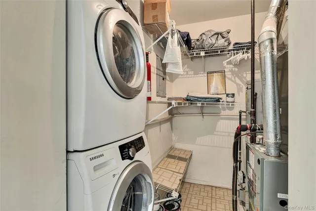 $399,990 | 825 Spring Lake Drive, Middle Island, NY 11953