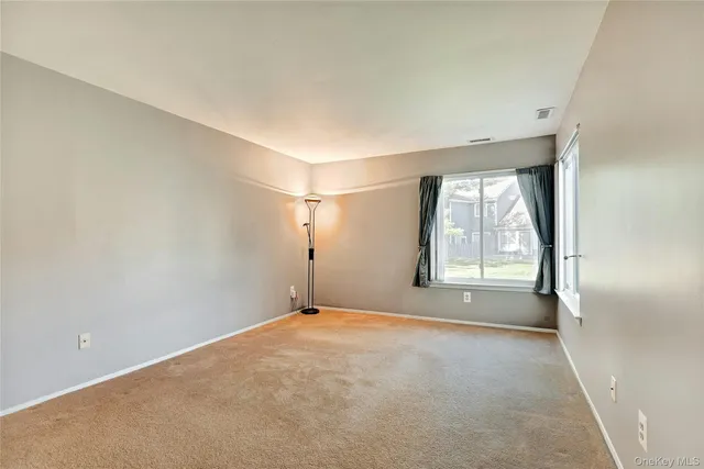 $399,990 | 825 Spring Lake Drive, Middle Island, NY 11953