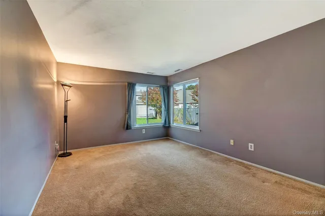 $399,990 | 825 Spring Lake Drive, Middle Island, NY 11953