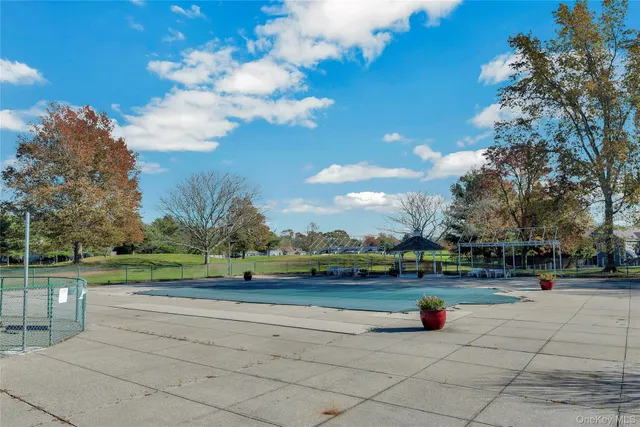 $399,990 | 825 Spring Lake Drive, Middle Island, NY 11953