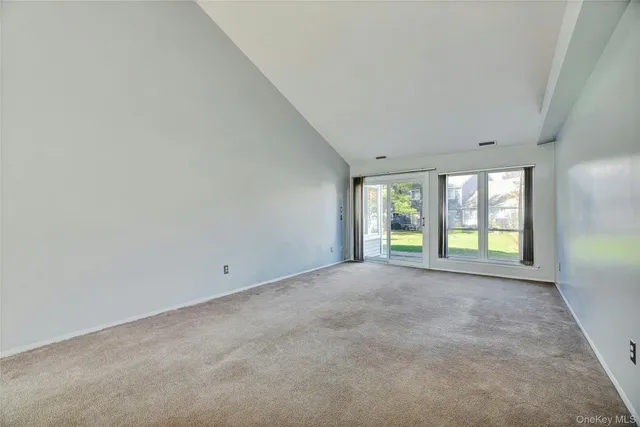 $399,990 | 825 Spring Lake Drive, Middle Island, NY 11953