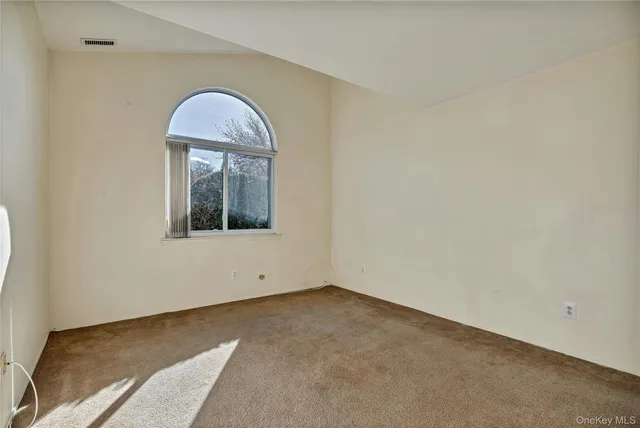 $399,990 | 825 Spring Lake Drive, Middle Island, NY 11953