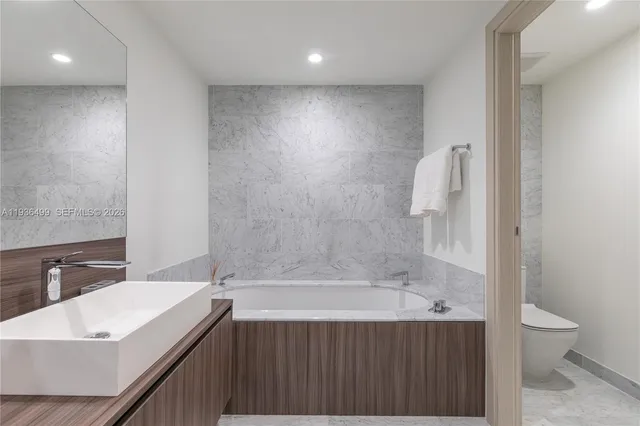 $18,000 | 1000 Brickell Plaza, Unit 3902, Miami, FL 33131