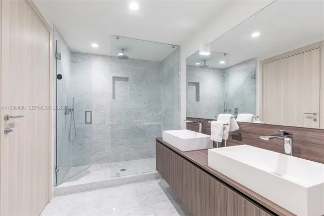 $18,000 | 1000 Brickell Plaza, Unit 3902, Miami, FL 33131