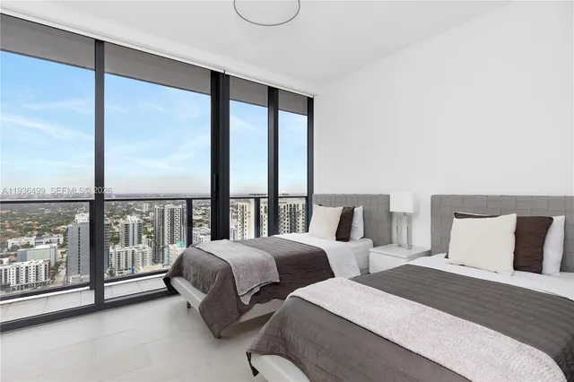 $18,000 | 1000 Brickell Plaza, Unit 3902, Miami, FL 33131