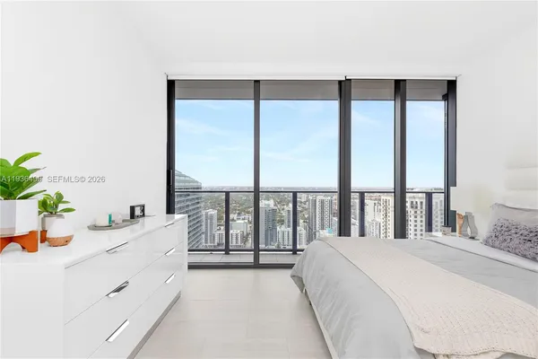 $18,000 | 1000 Brickell Plaza, Unit 3902, Miami, FL 33131