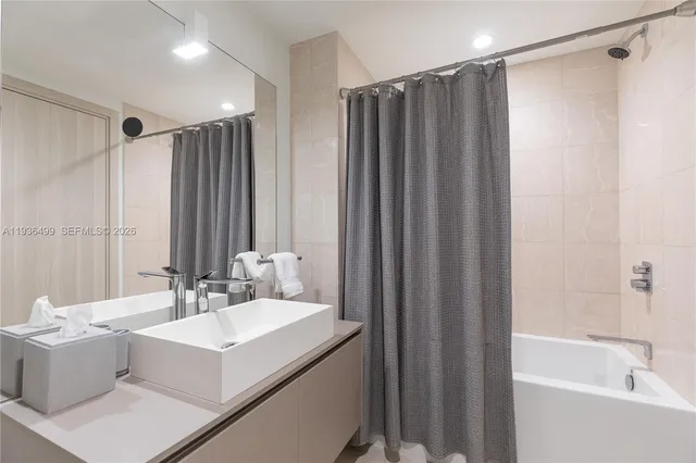 $18,000 | 1000 Brickell Plaza, Unit 3902, Miami, FL 33131