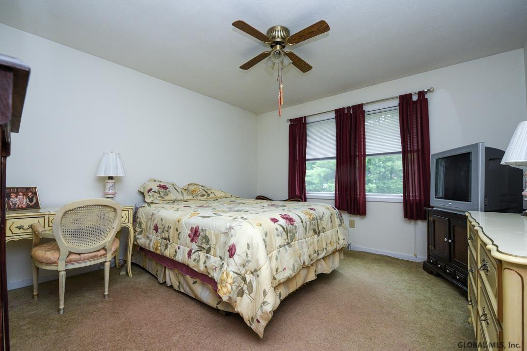 29 Squire Road Colonie, NY 12304 - Photo 12 of 26 Photo 12