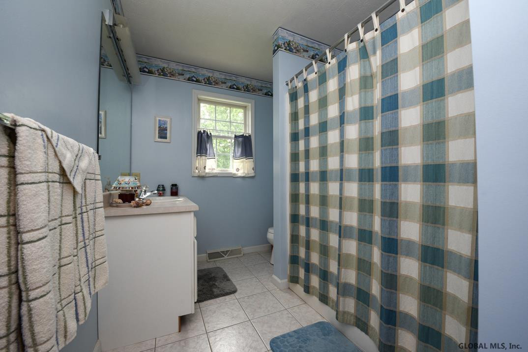 29 Squire Road Colonie, NY 12304 - Photo 14 of 26 Photo 14