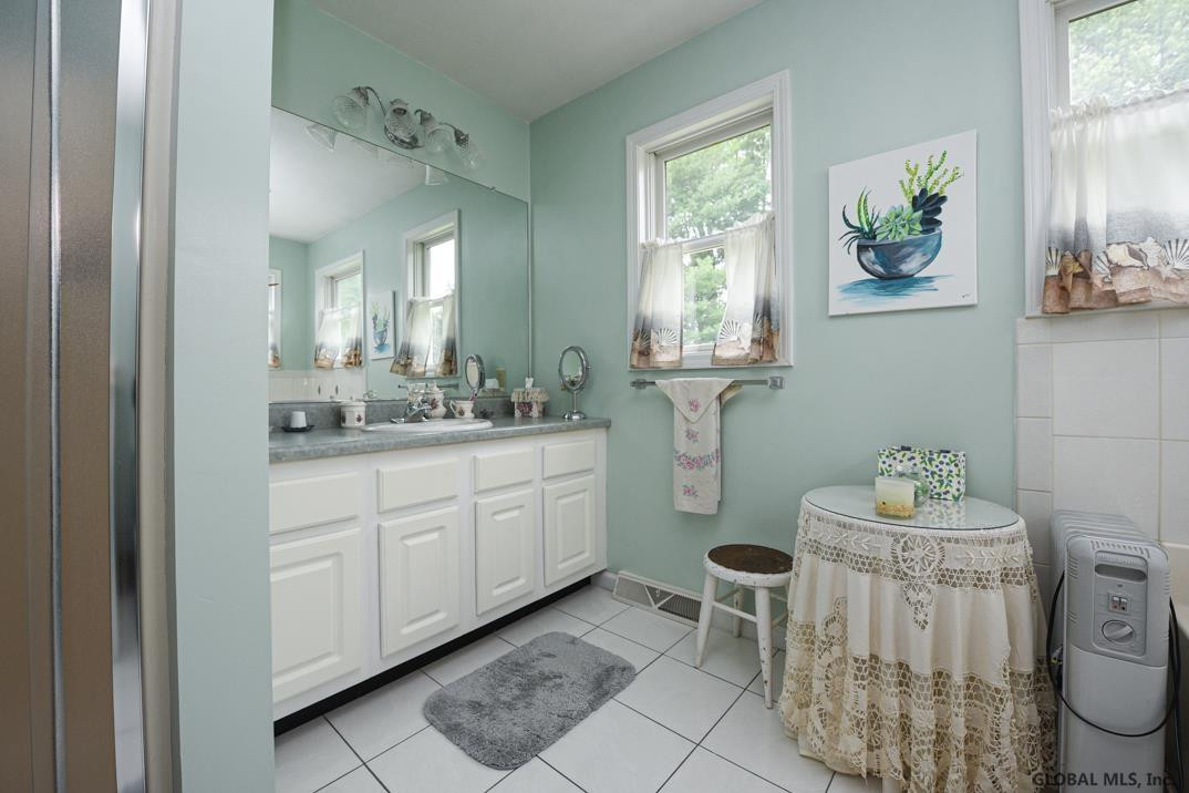 29 Squire Road Colonie, NY 12304 - Photo 17 of 26 Photo 17