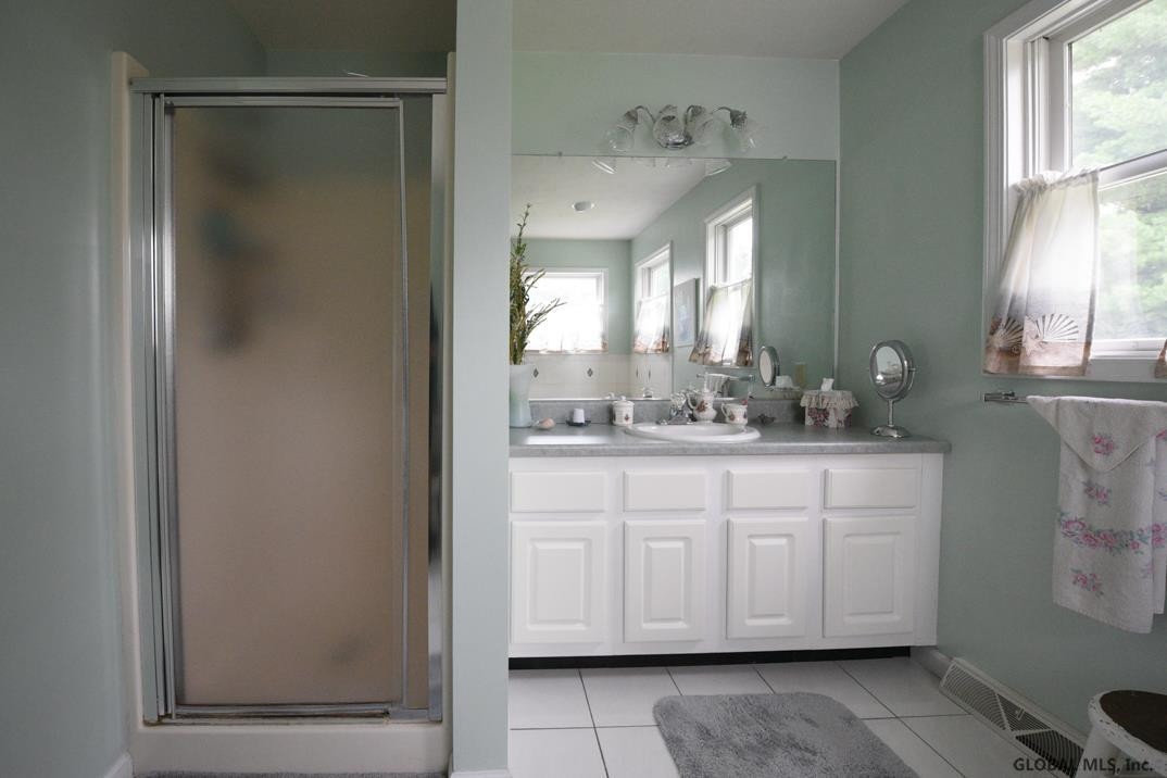 29 Squire Road Colonie, NY 12304 - Photo 18 of 26 Photo 18