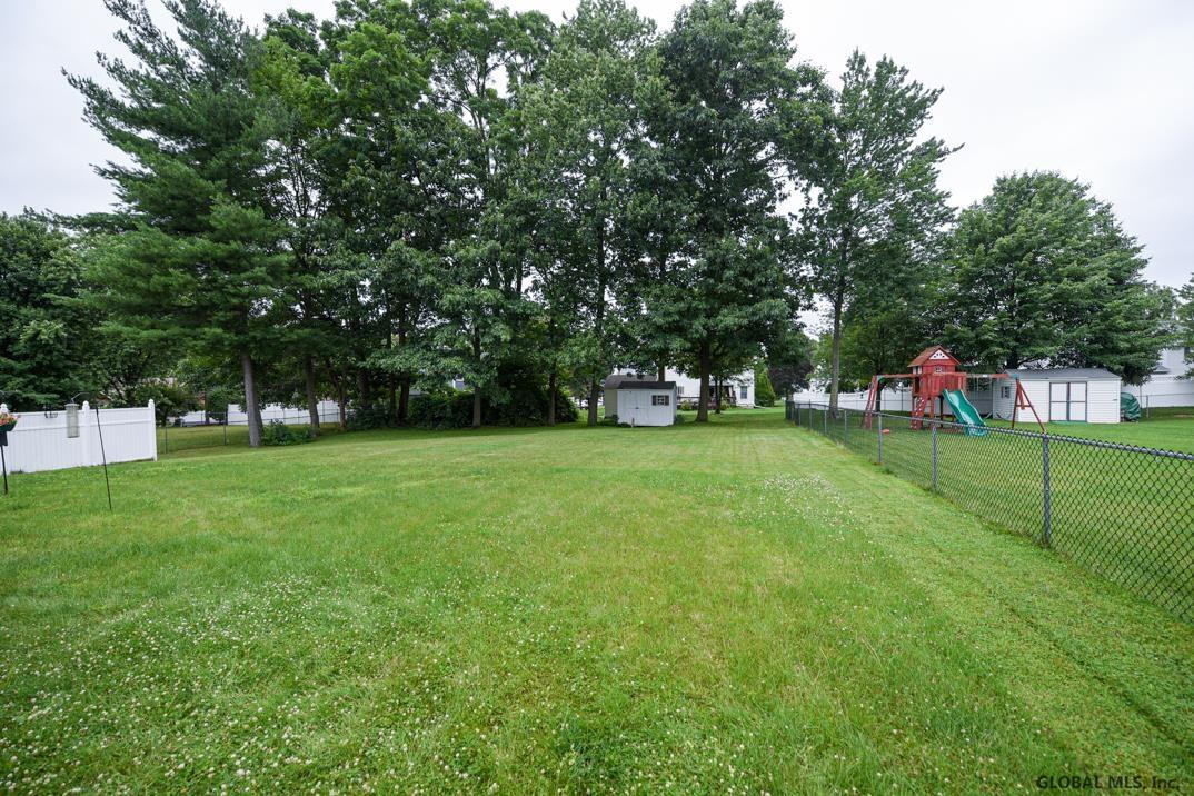 29 Squire Road Colonie, NY 12304 - Photo 6 of 26 Photo 6