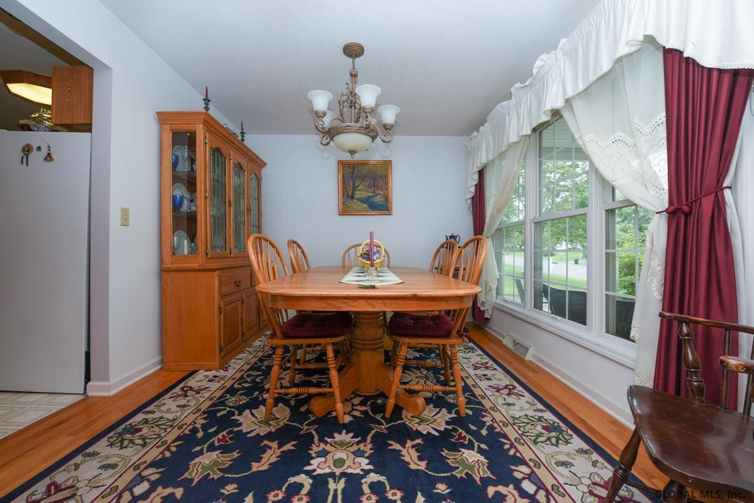 29 Squire Road Colonie, NY 12304 - Photo 7 of 26 Photo 7
