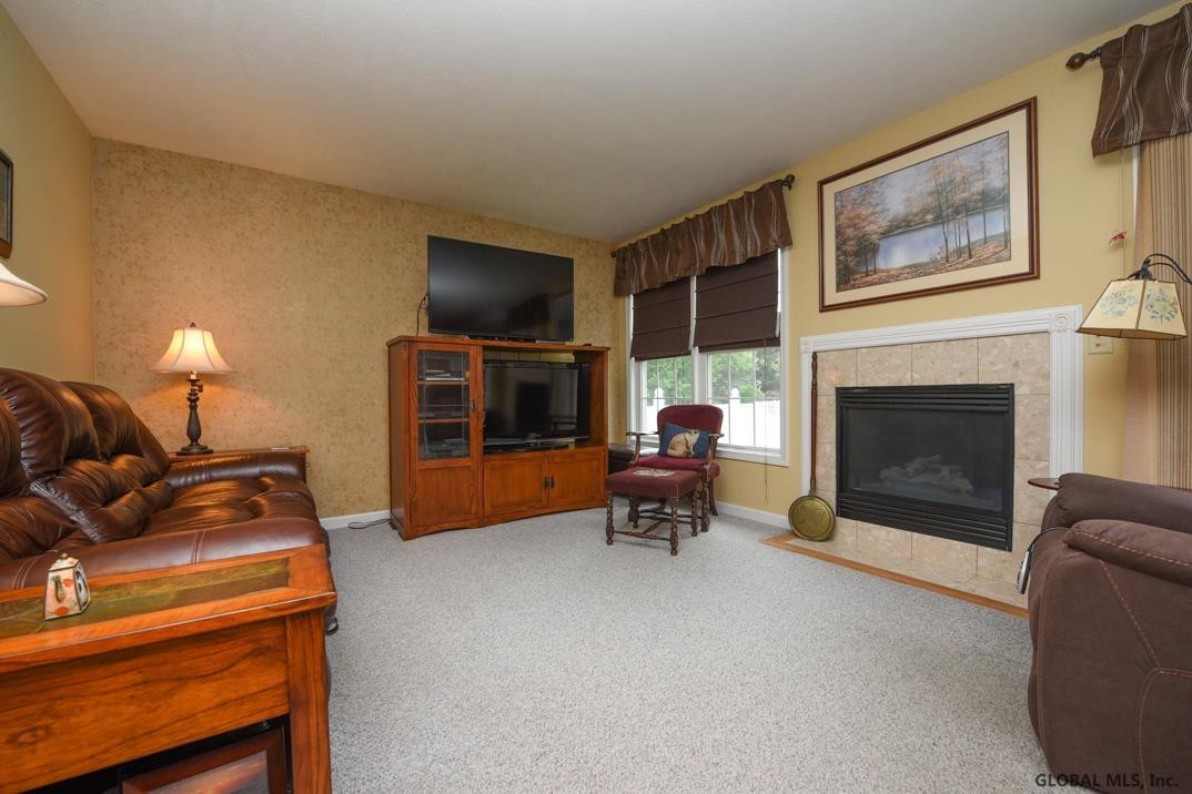 29 Squire Road Colonie, NY 12304 - Photo 9 of 26 Photo 9
