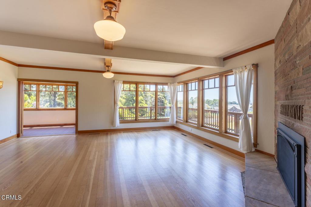 44920 Little Lake Road Mendocino, CA 95460 - Photo 15 of 81 Living Room & Entry