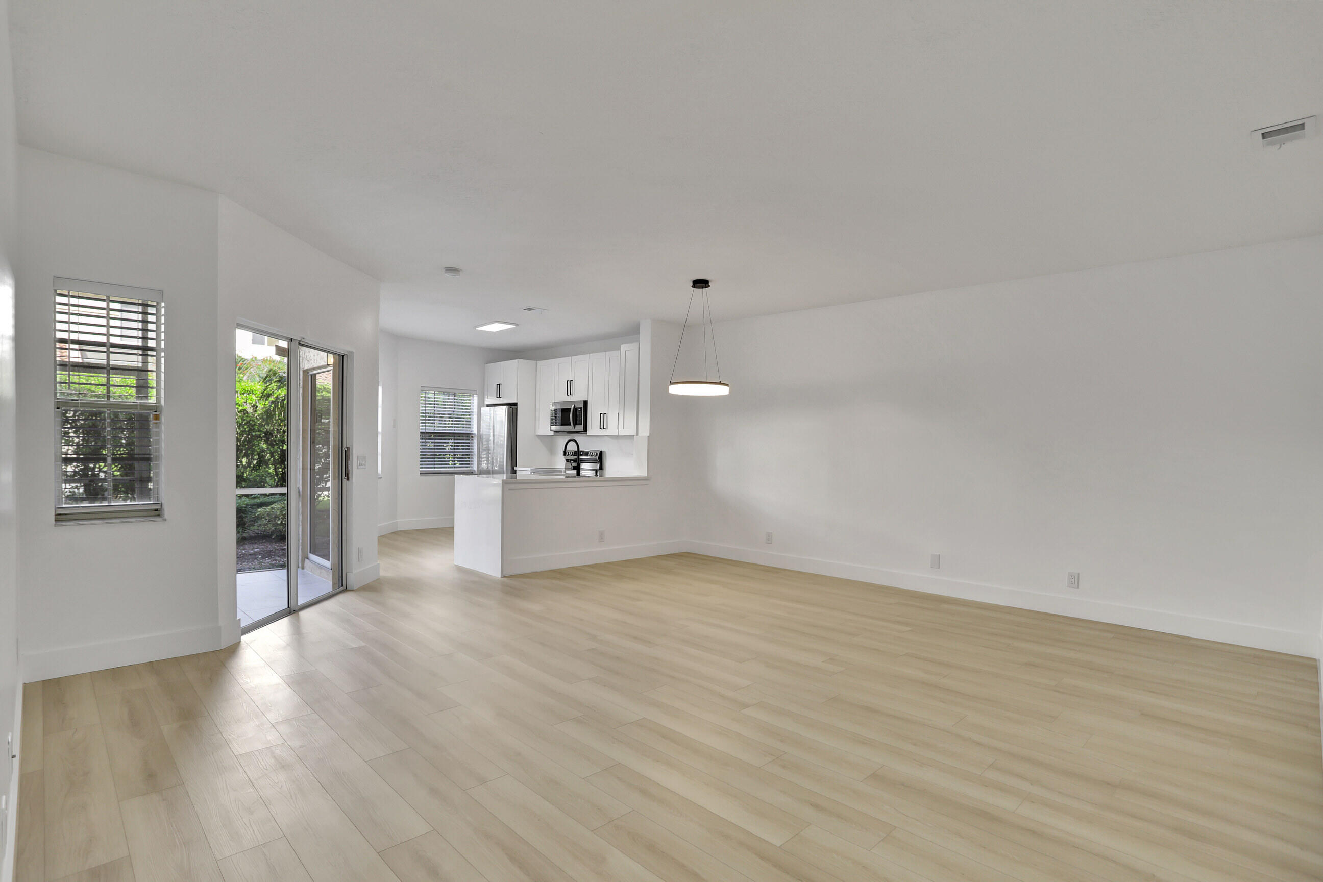6632 Via Regina Boca Raton, FL 33433 - Photo 3 of 30 13_001l4917