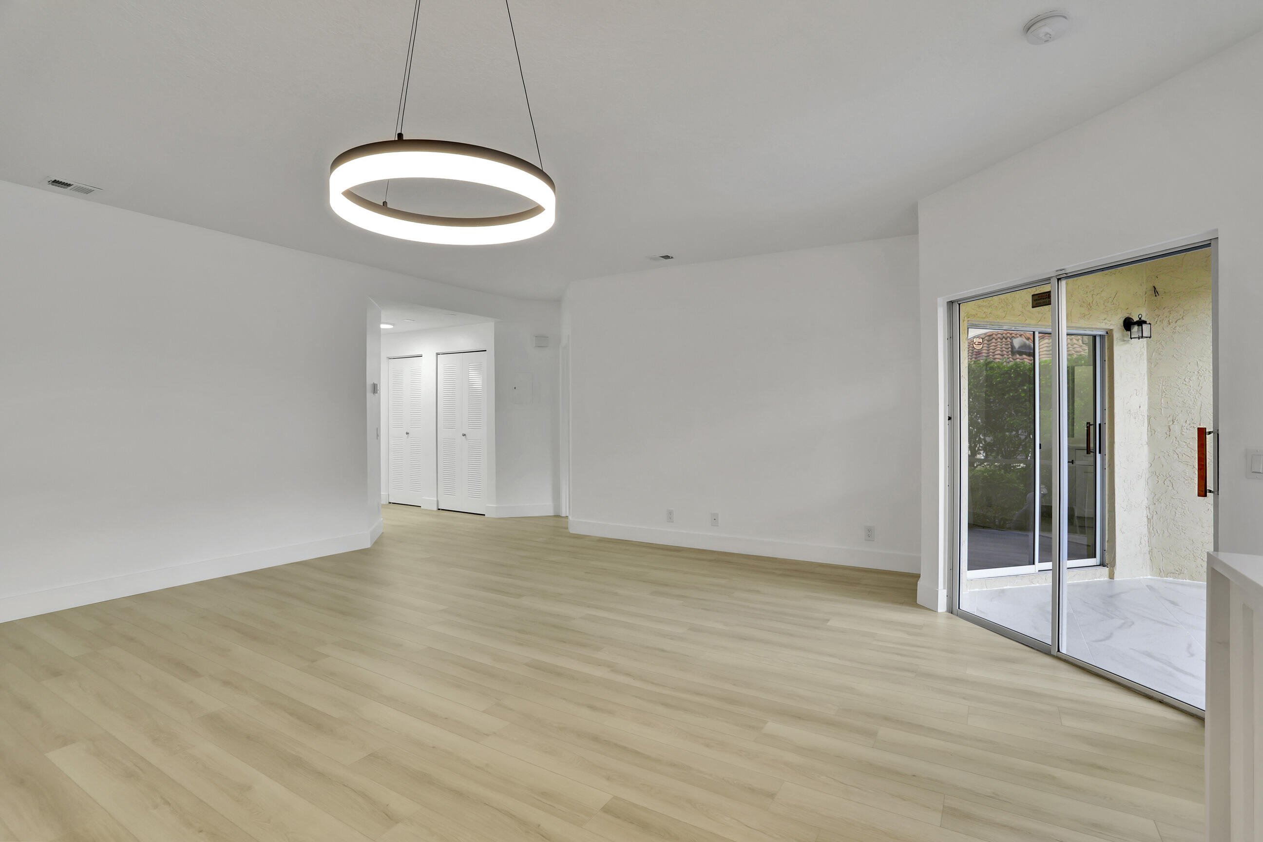 6632 Via Regina Boca Raton, FL 33433 - Photo 5 of 30 15_001l4927