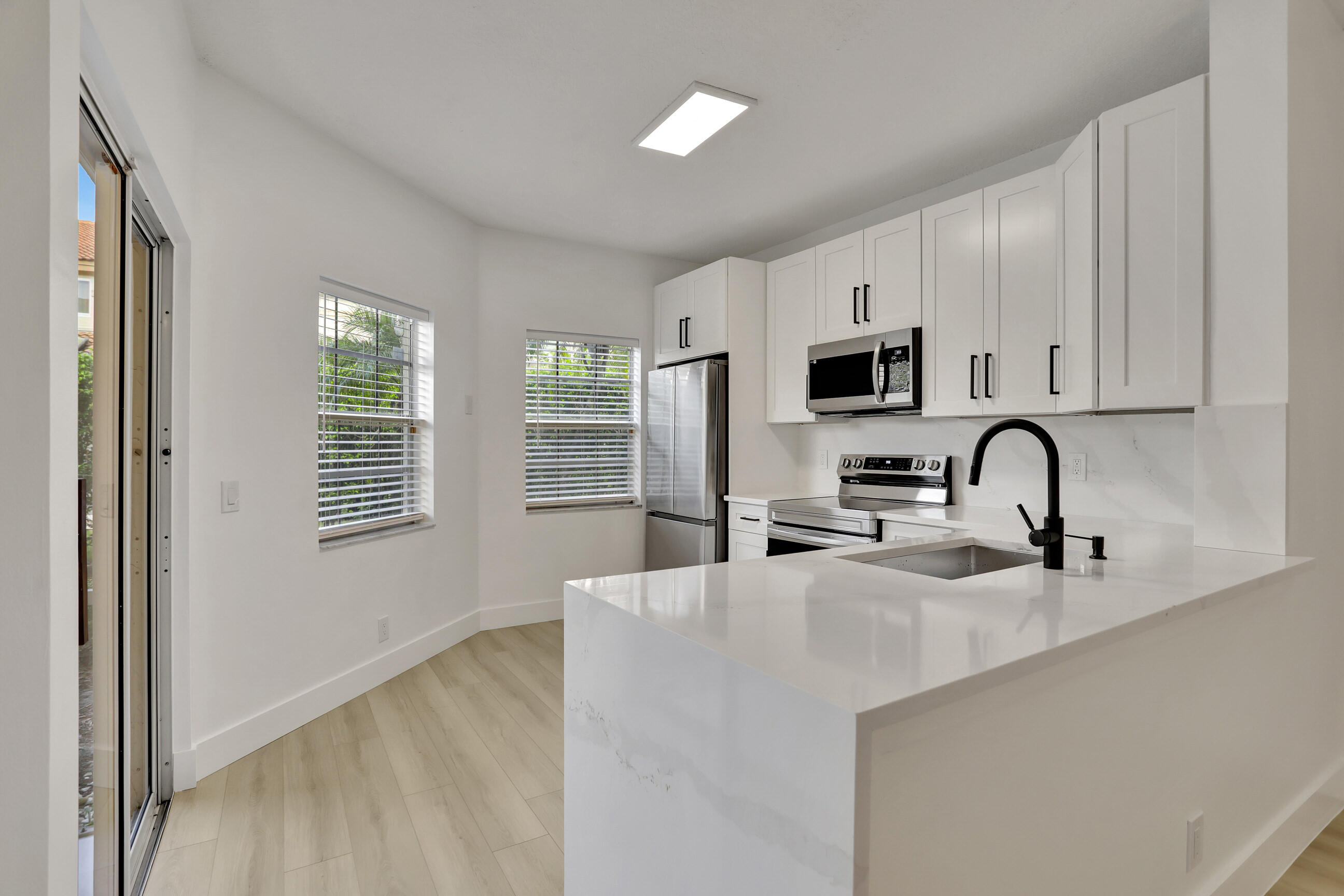 6632 Via Regina Boca Raton, FL 33433 - Photo 6 of 30 16_001l4932