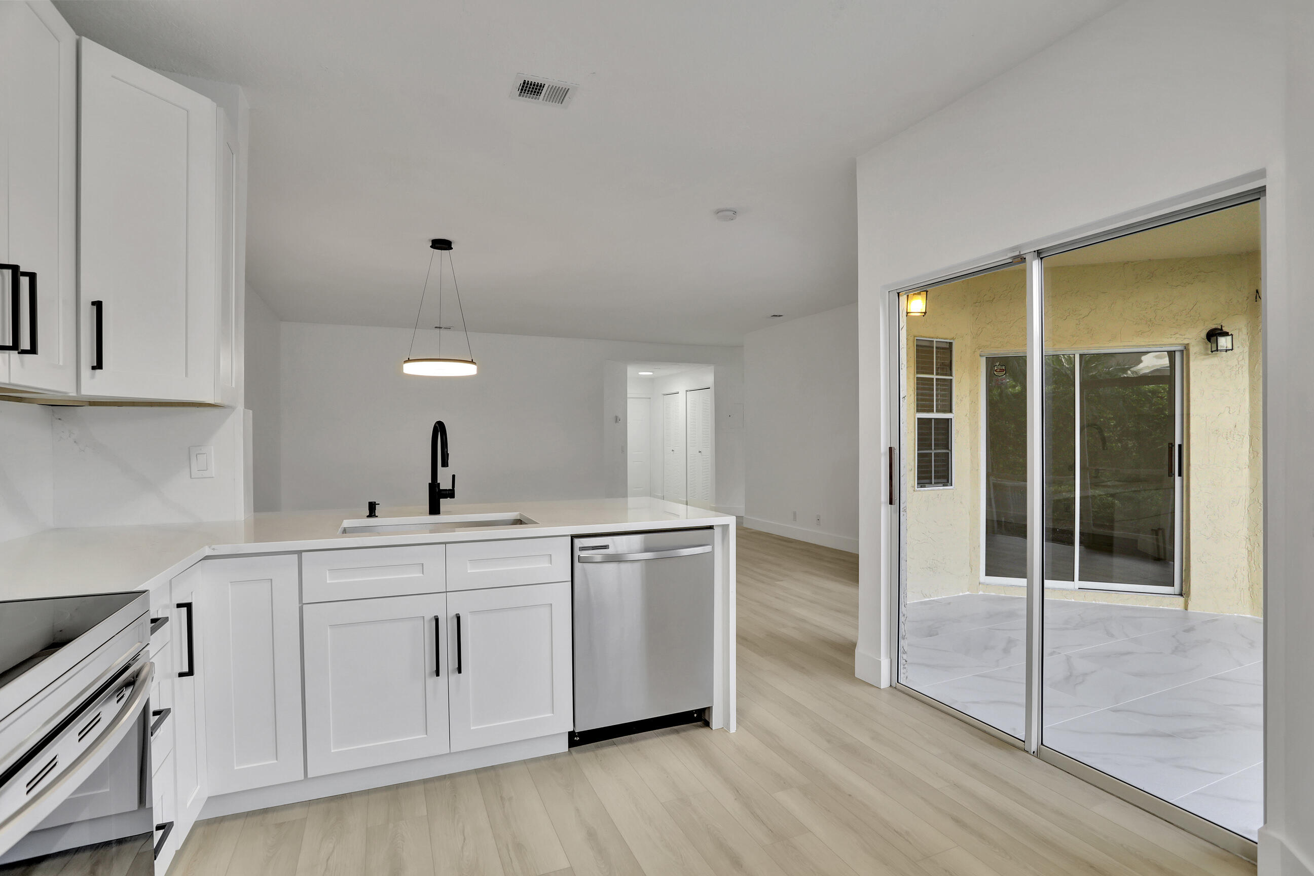 6632 Via Regina Boca Raton, FL 33433 - Photo 8 of 30 18_001l4942