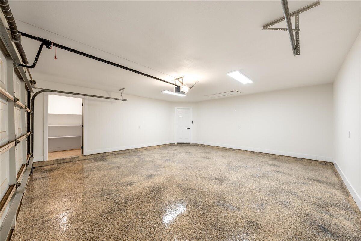 872 West 680 North St. George, UT 84770 - Photo 39 of 48 Garage