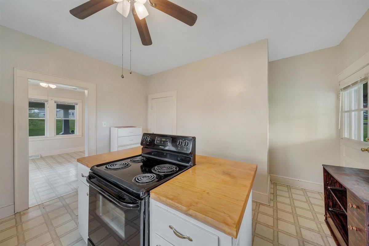 12760 Hardy Road Hardy, VA 24101 - Photo 13 of 35 Kitchen