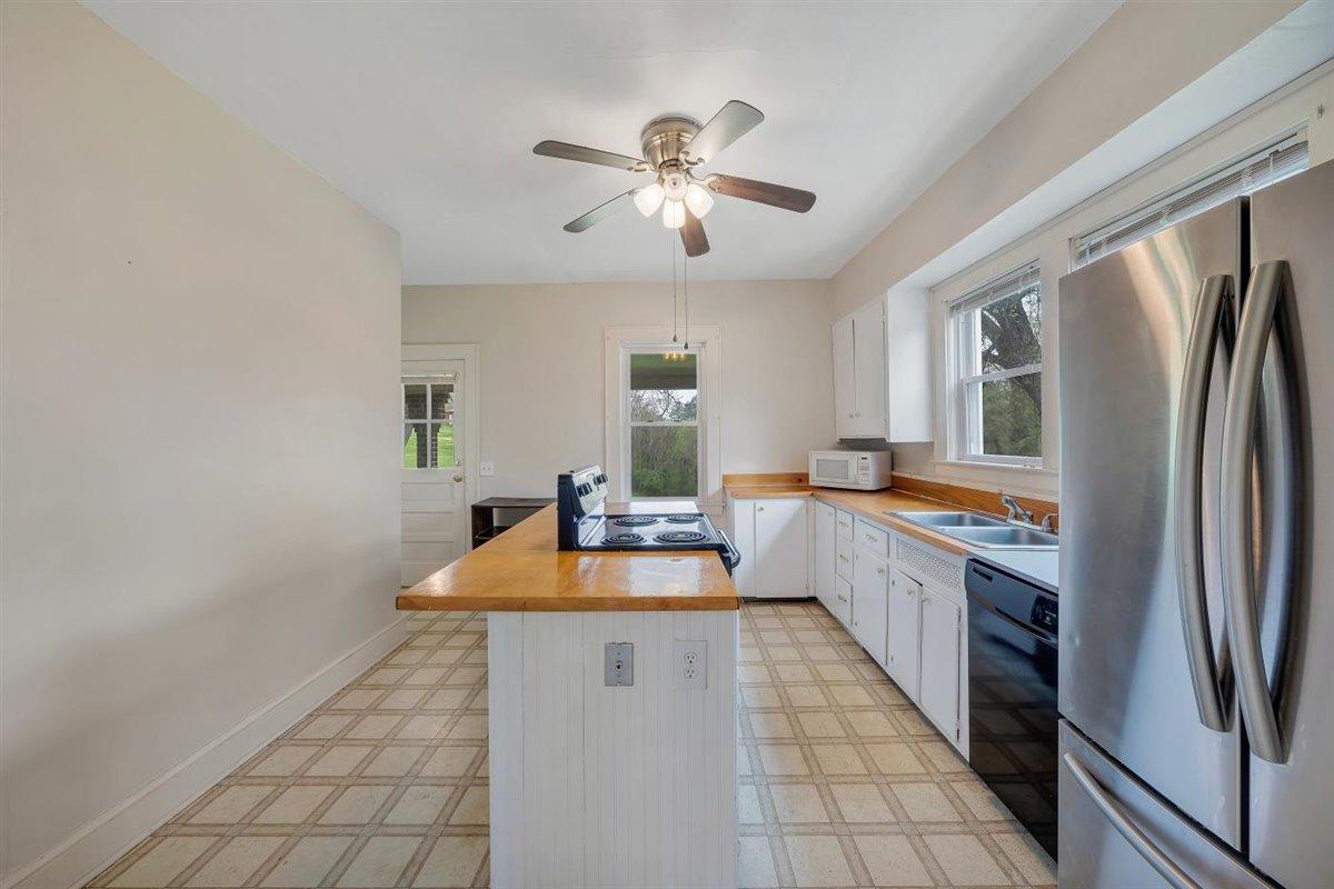 12760 Hardy Road Hardy, VA 24101 - Photo 15 of 35 Kitchen