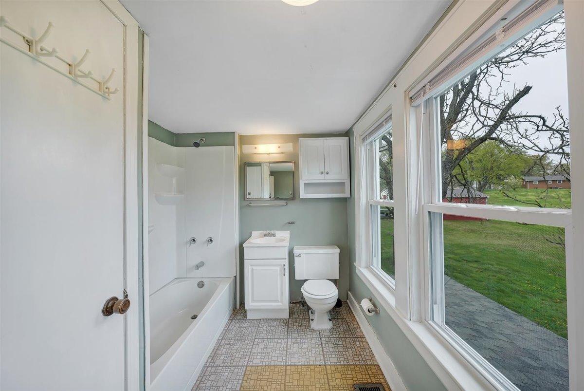12760 Hardy Road Hardy, VA 24101 - Photo 21 of 35 Bath Upper level