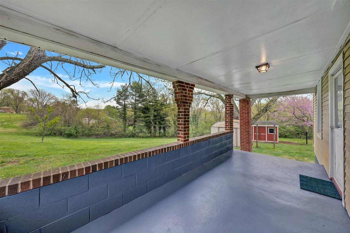 12760 Hardy Road Hardy, VA 24101 - Photo 4 of 35 Covered front porch