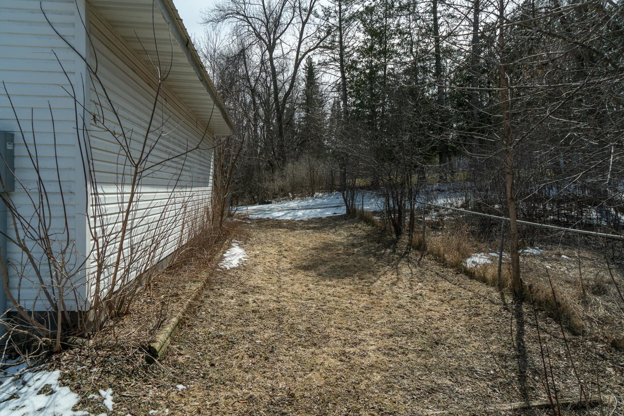 425 Division Street Sandstone, MN 55072 - Photo 8 of 14