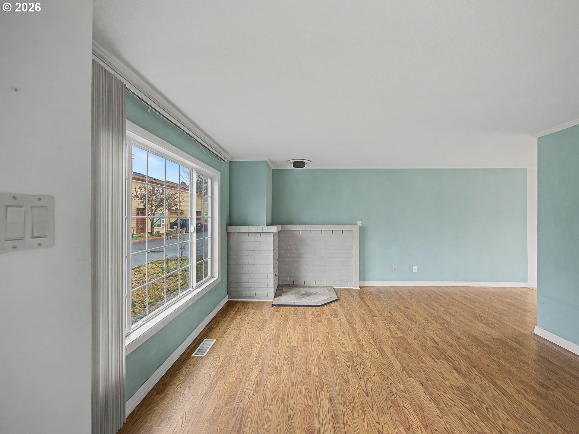 18508 Northeast Wasco Street Portland, OR 97230 - Photo 4 of 48 Living Room