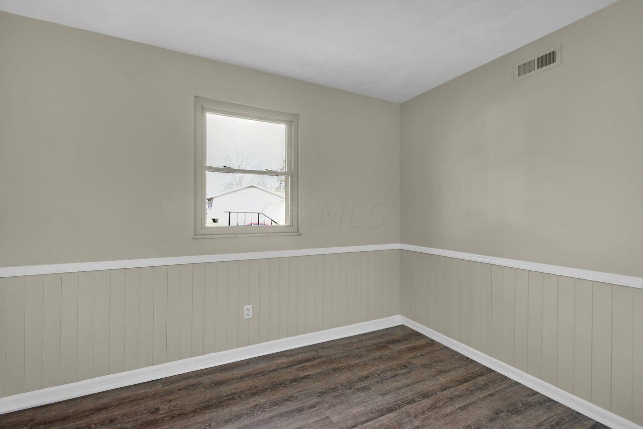 1227 Belden Road Columbus, OH 43229 - Photo 18 of 32 4th Bedroom/Flex Room