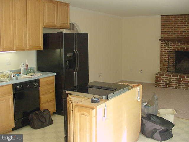 3733 Russell Road Woodbridge, VA 22192 - Photo 8 of 30 New Jen Aire will have new Counter Surround.