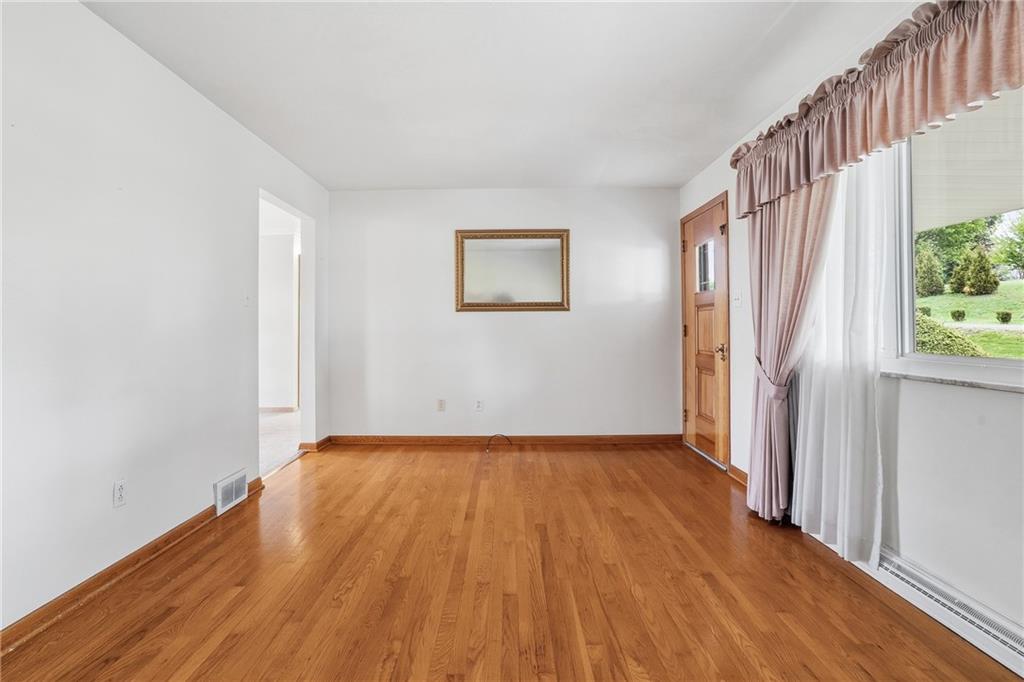 102 Kemper Road Butler, PA 16002 - Photo 7 of 46 Gallery Image 7