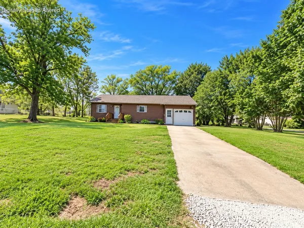 $149,900 | 423 North Clark Street, Everton, MO 65646