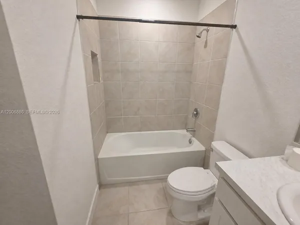 $2,300 | 501 Northeast 1st Street, Florida City, FL 33034