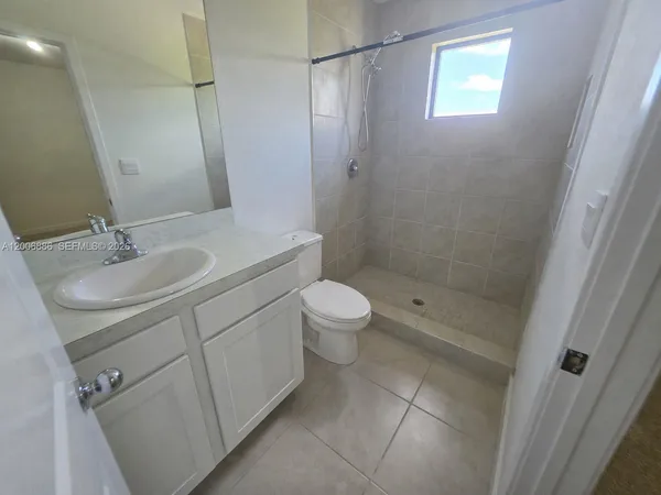 $2,300 | 501 Northeast 1st Street, Florida City, FL 33034
