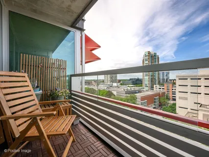 $399,900 | 800 Elgin Road, Unit 1220, Evanston, IL 60201