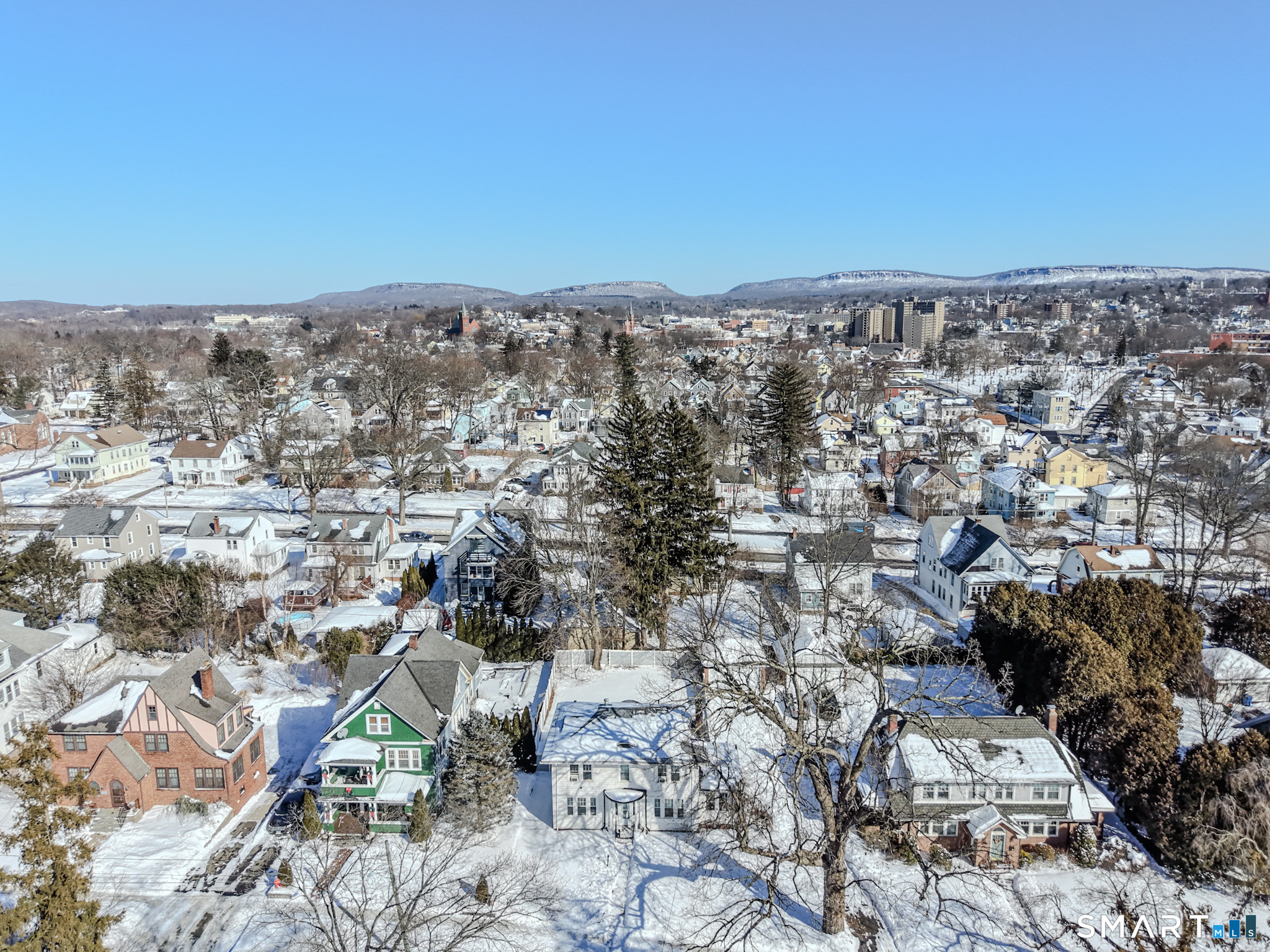 41 Park Place Meriden, CT 06451 - Photo 9 of 33