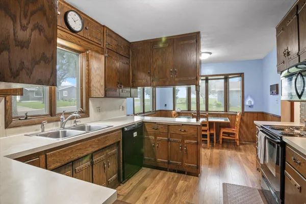 $285,000 | 280 Colfax Avenue Northeast, Hector, MN 55342