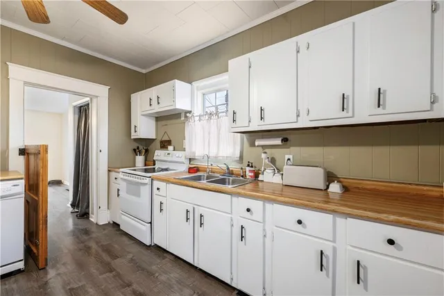 $159,500 | 417 West 5th Street, Chanute, KS 66720