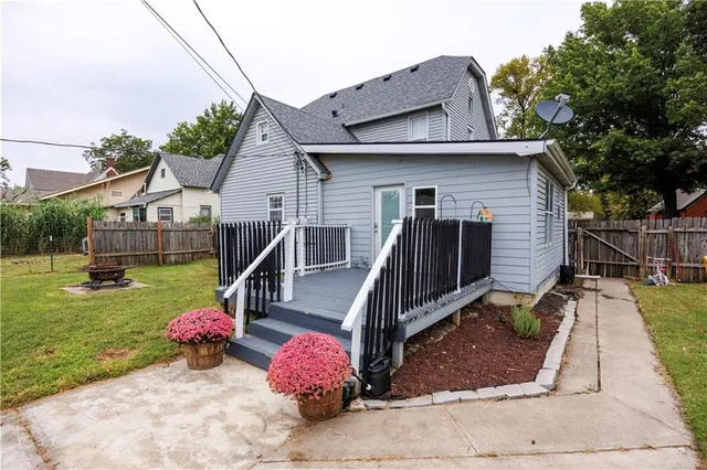 $159,500 | 417 West 5th Street, Chanute, KS 66720