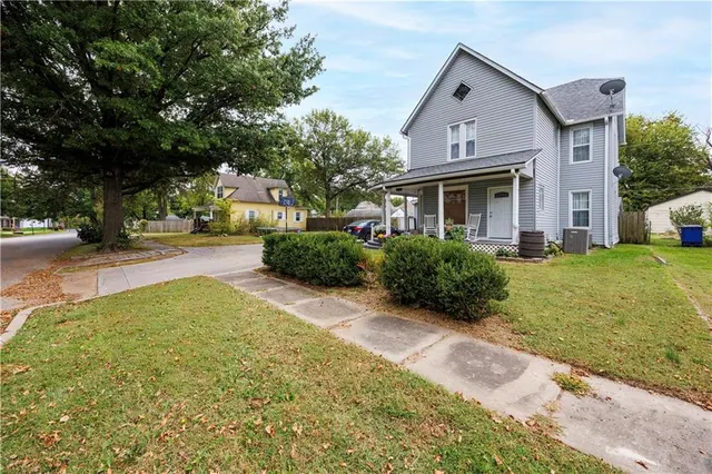 $159,500 | 417 West 5th Street, Chanute, KS 66720