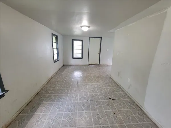 $800 | 14052 Railroad Avenue, Dade City, FL 33525