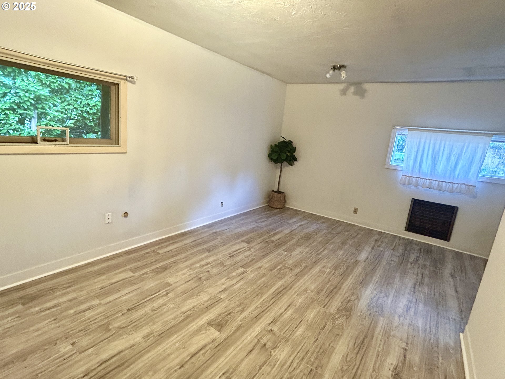 21223 Northwest Bendemeer Road Hillsboro, OR 97124 - Photo 14 of 33 Gallery Image 14