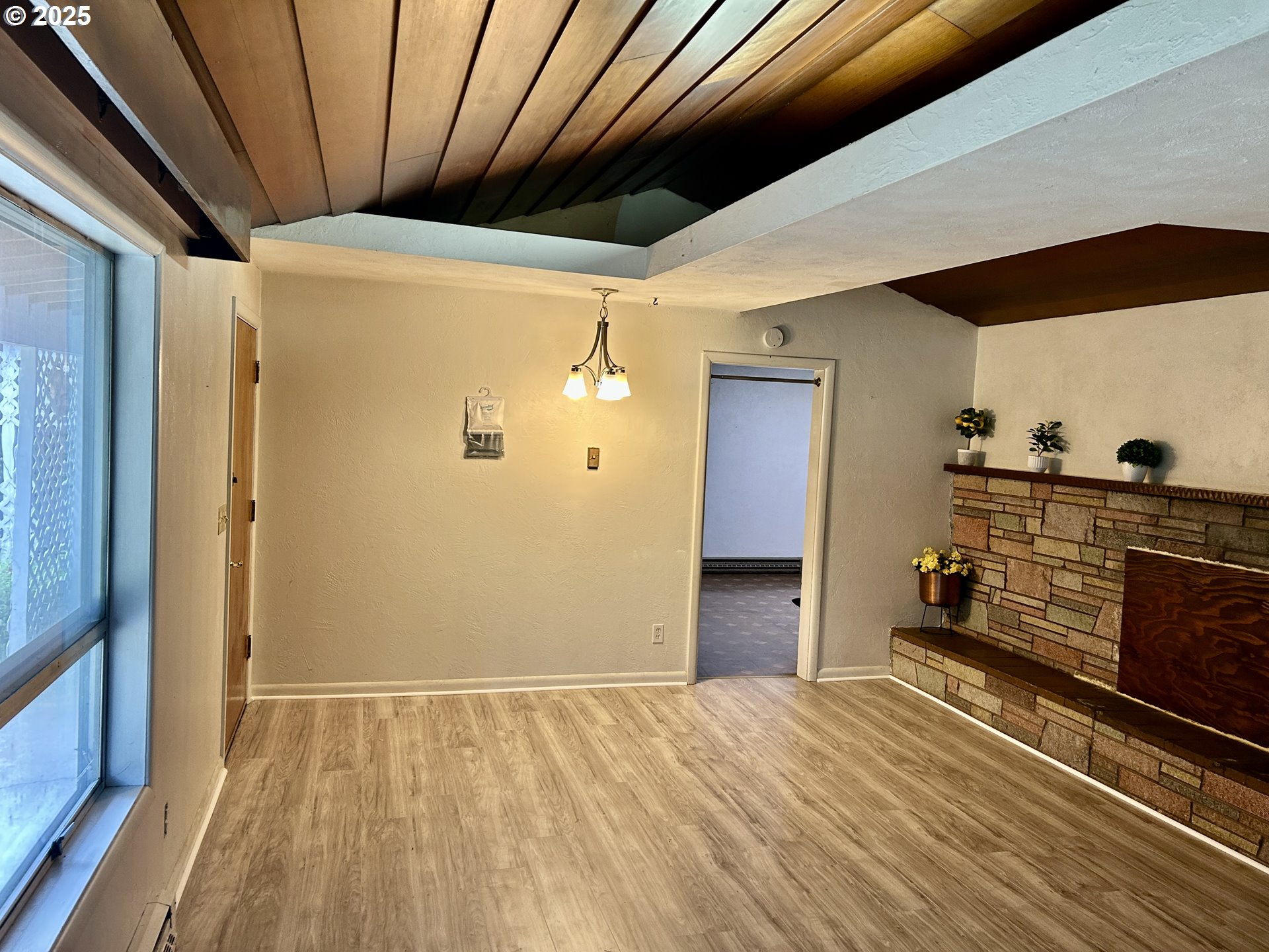21223 Northwest Bendemeer Road Hillsboro, OR 97124 - Photo 4 of 33 Gallery Image 4