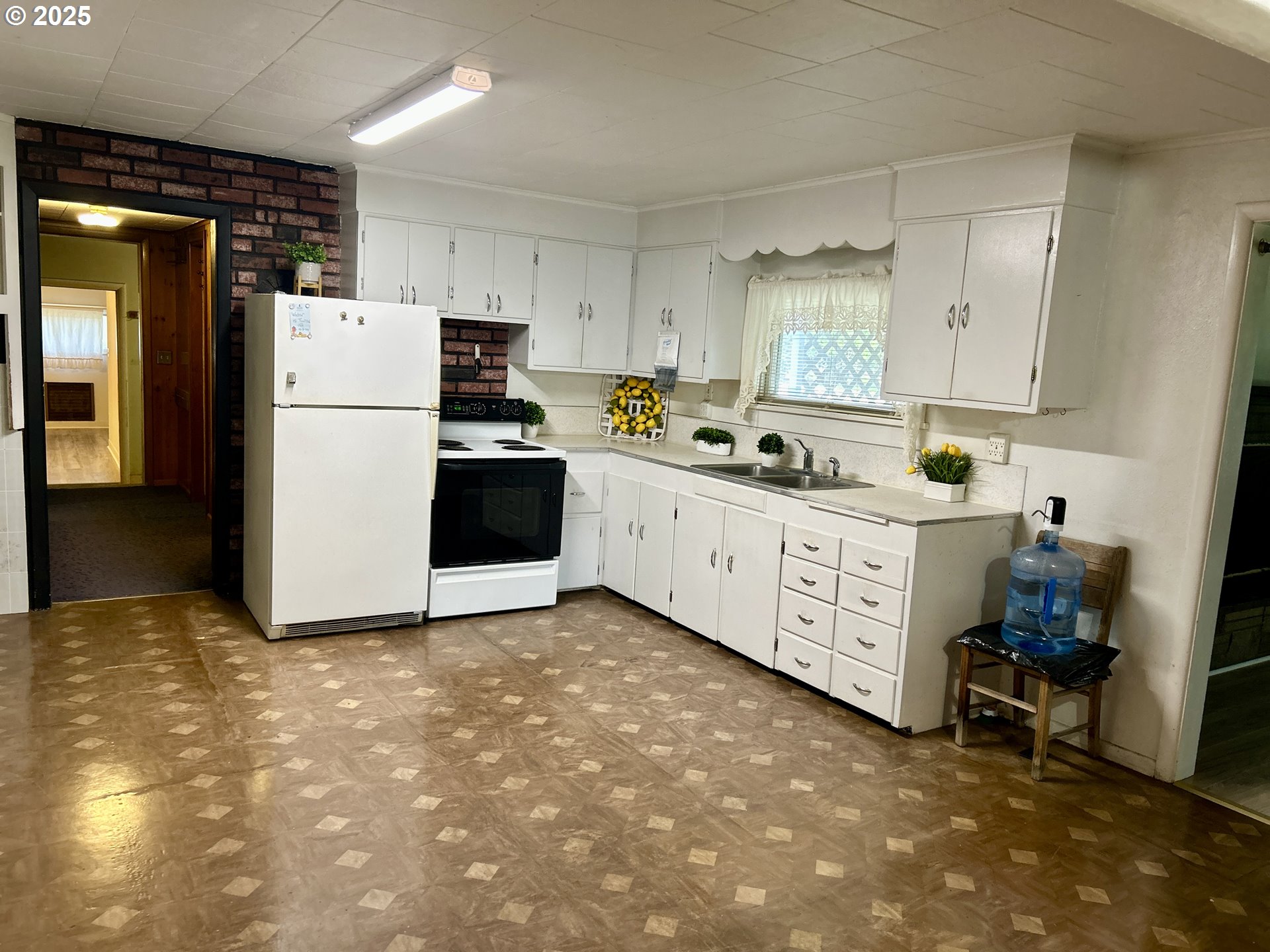 21223 Northwest Bendemeer Road Hillsboro, OR 97124 - Photo 8 of 33 Gallery Image 8
