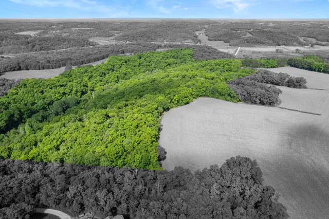 $400,000 | 33.44-acres Zwettler, Blue Mounds, WI 53517